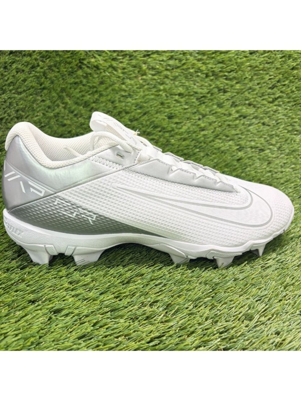 Nike Vapor Edge Shark 2 Mens Size 10.5 White Silver Running Football Cleats
